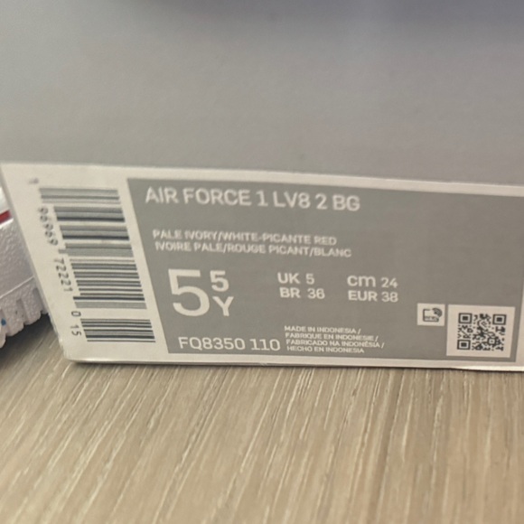 Brand new Nike Air Force 1 LV8 — multi color. - Picture 2 of 4
